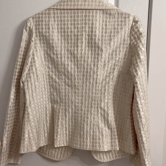 Brand new Jacket - Picture 2 of 4